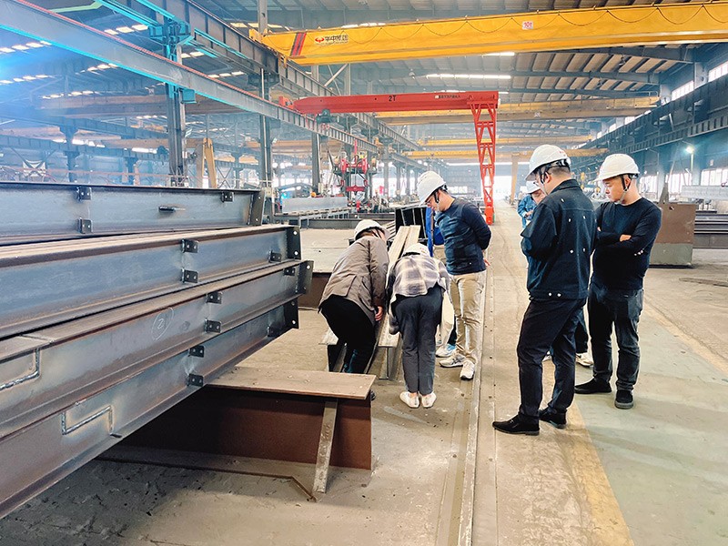 Thai factory project client visits Hongsheng Steel Structure for inspection, promoting overseas industrial factory project docking