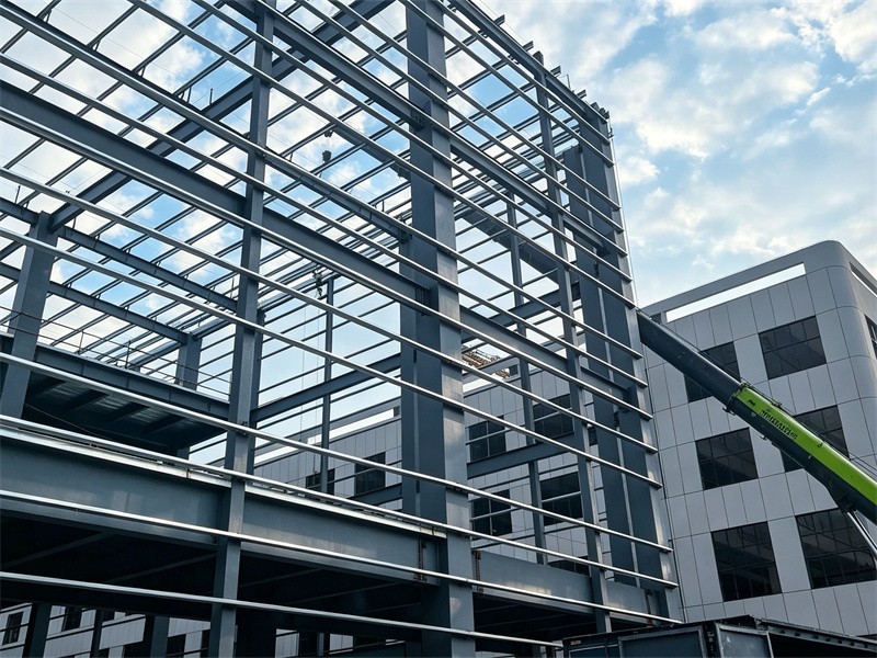 Cover image 4. jpg